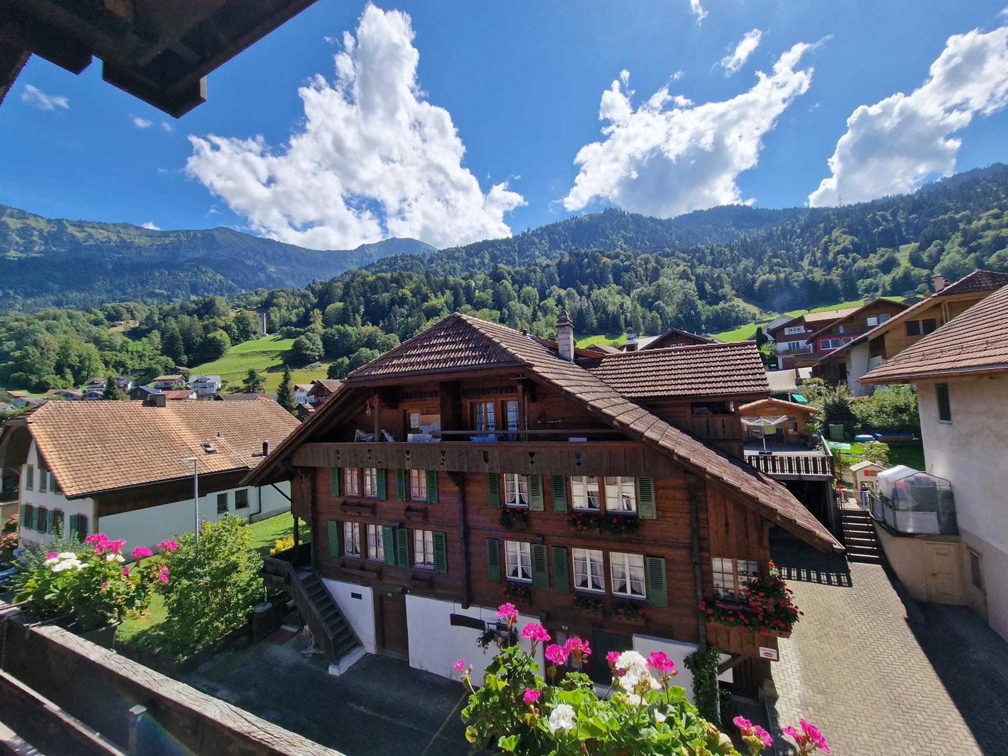 Hotel Kreuz Leissigen Exterior foto
